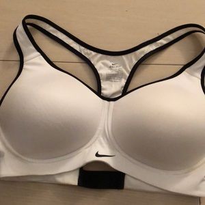 NIKE DRIFIT SPORTS BRA